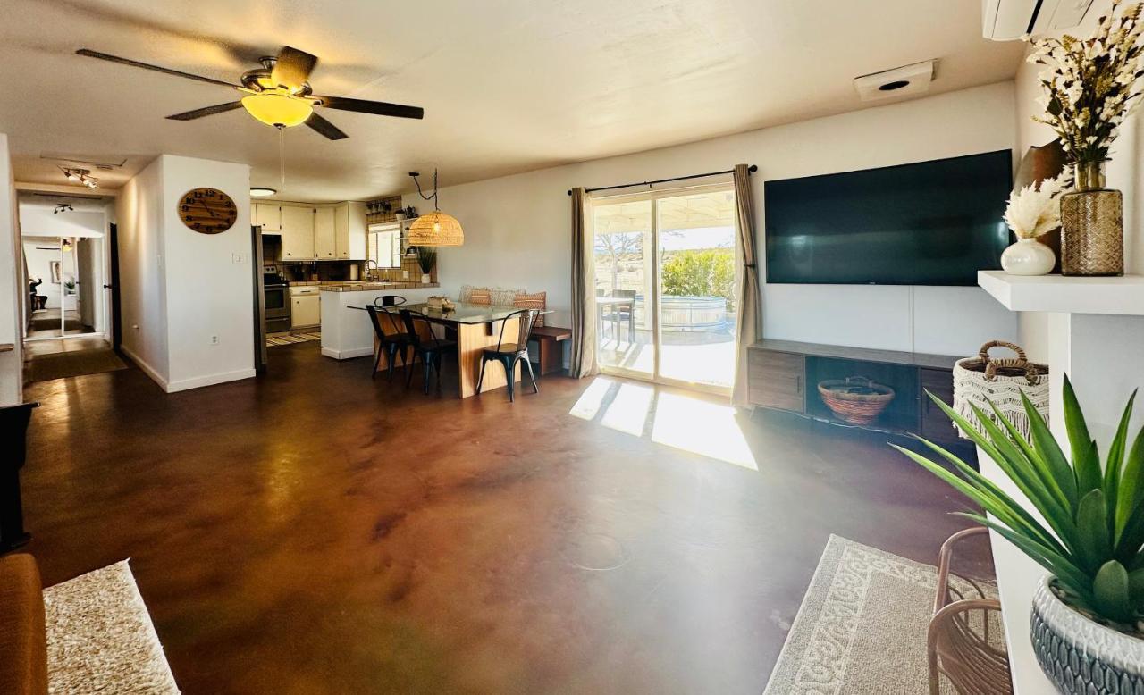 Ravens Nest Ranch, Fire Pit , Views, Near Jt Park! Villa โจชัวทรี ภายนอก รูปภาพ